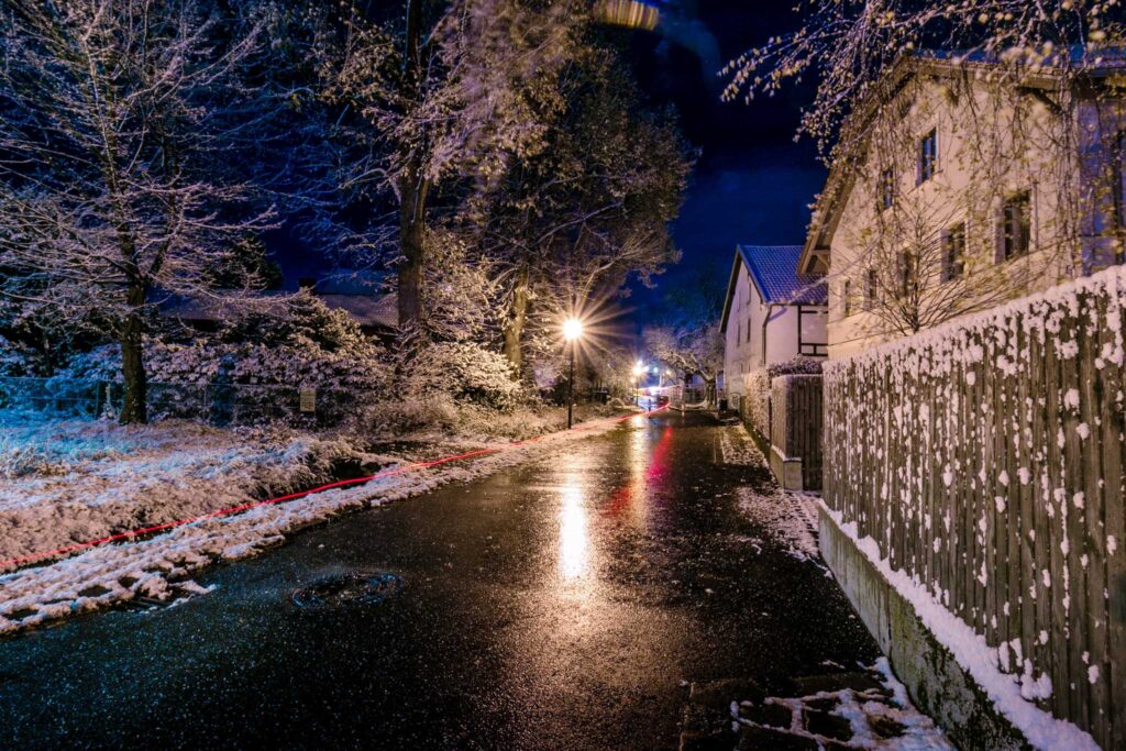 Musikschule in Garching bei München im Winter mit Schnee